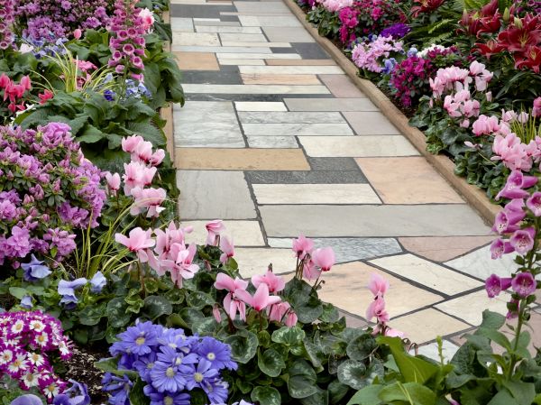 Cost of Garden Path Installation in South Lyon