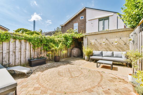 Cost of Courtyard Patio Service in South Lyon
